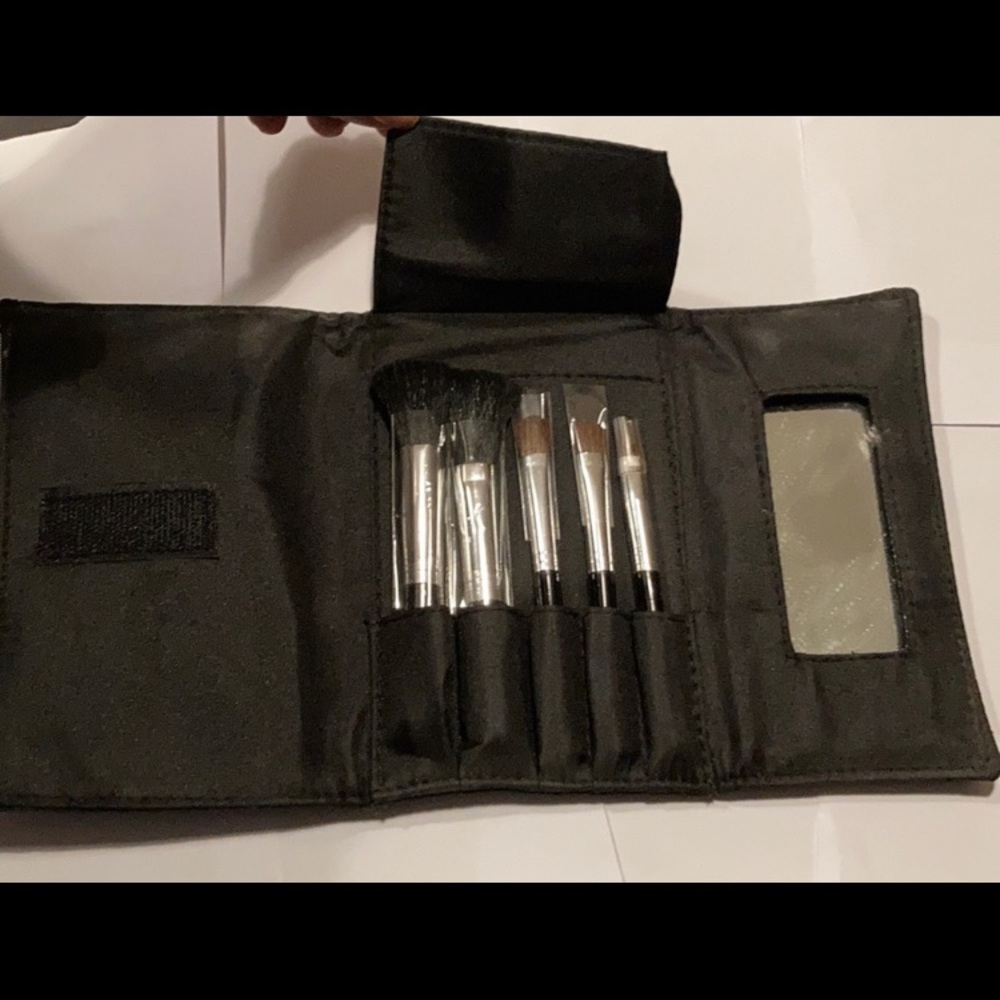 Makeup brushes new